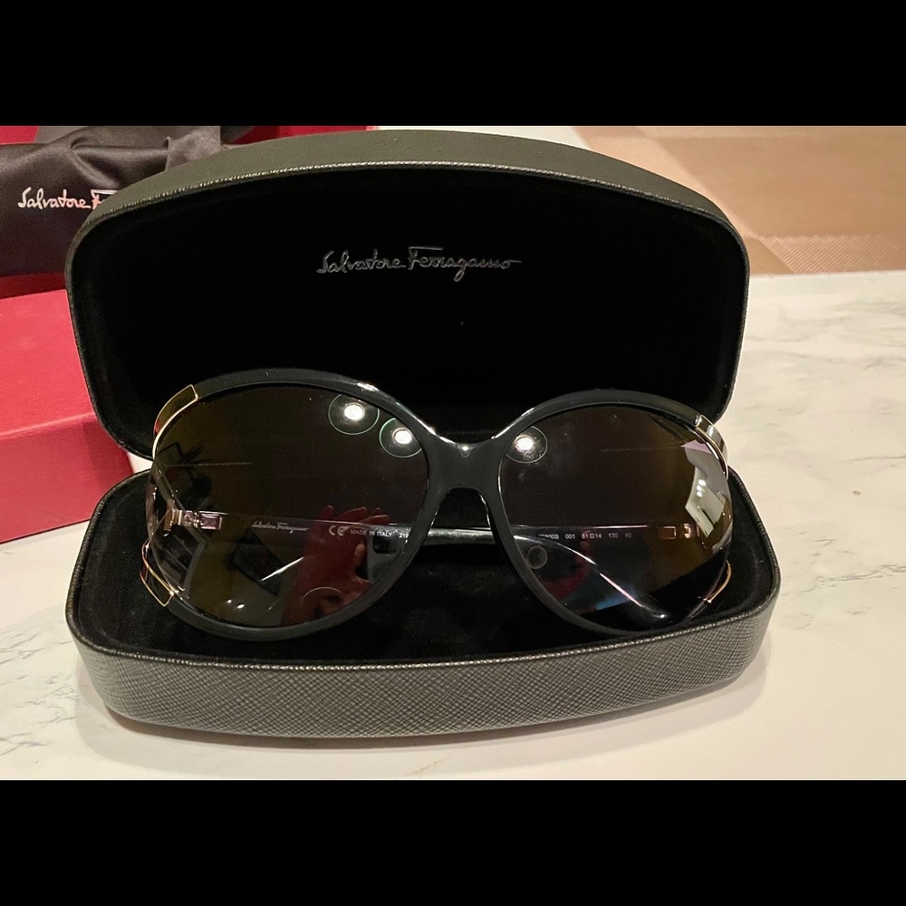Salvatore Ferragamo Purple Round Lady sunglasses